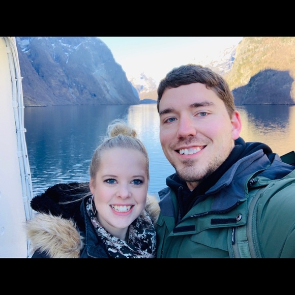 Meet your Posher, Jenn - Picture 4 of 4